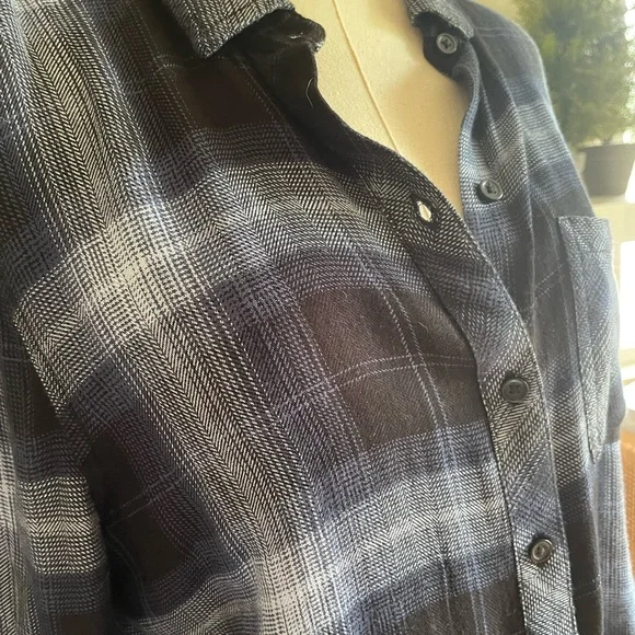 Beachlunchlounge Lightweight Plaid Button Up - Picture 2 of 7
